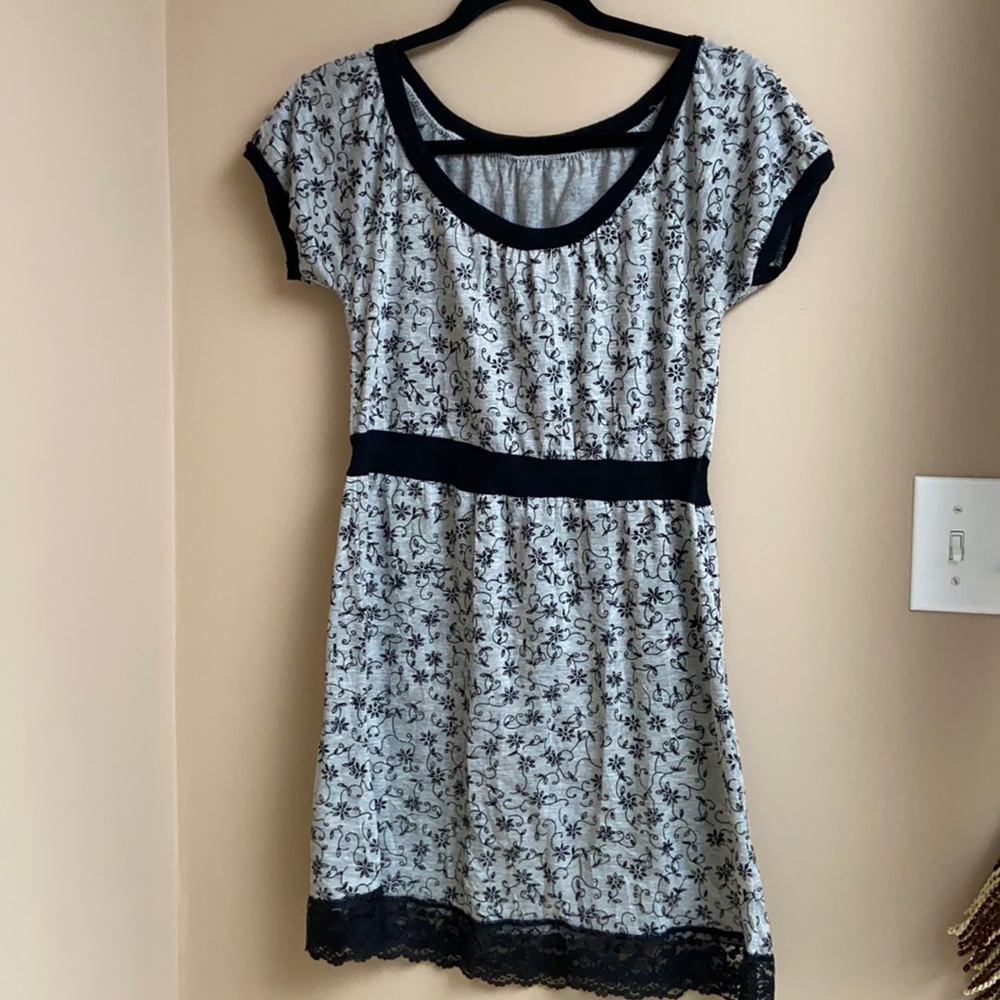 🔥 Floral Crewneck Mini Dress EUC